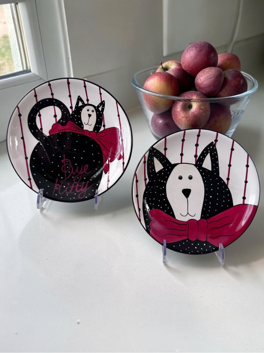 Boyds Home Cat Plates Set of 2 Bye Kitty Pink Bow Black White Dessert Plates